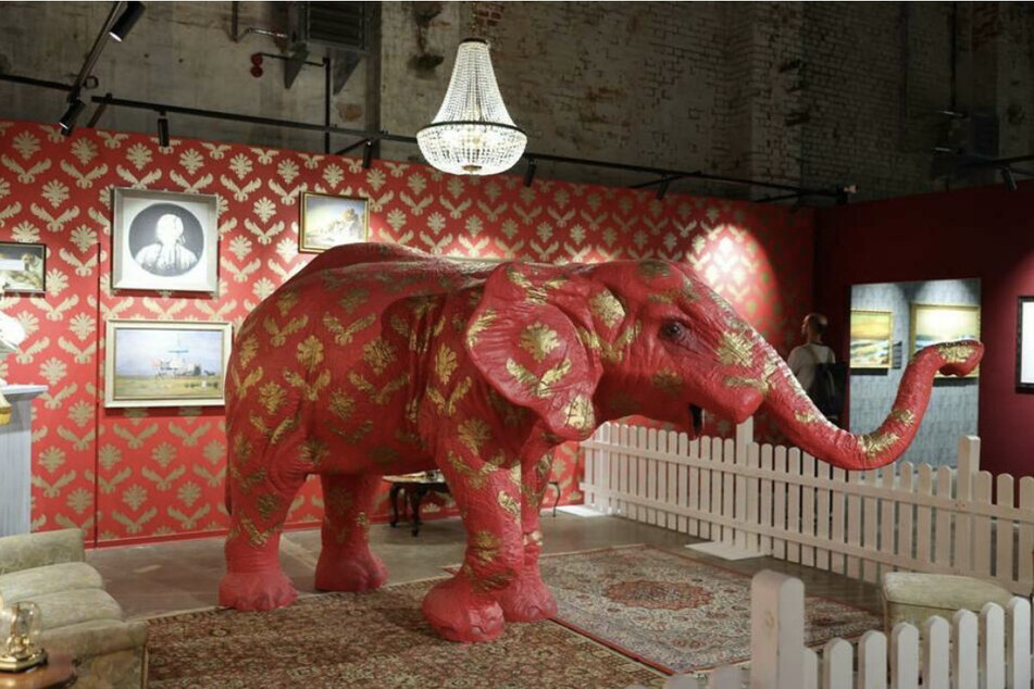 Lebensgroße Elefanten und zahlreiche Gemälde und Skulpturen erwarten Euch im Kunstkraftwerk.