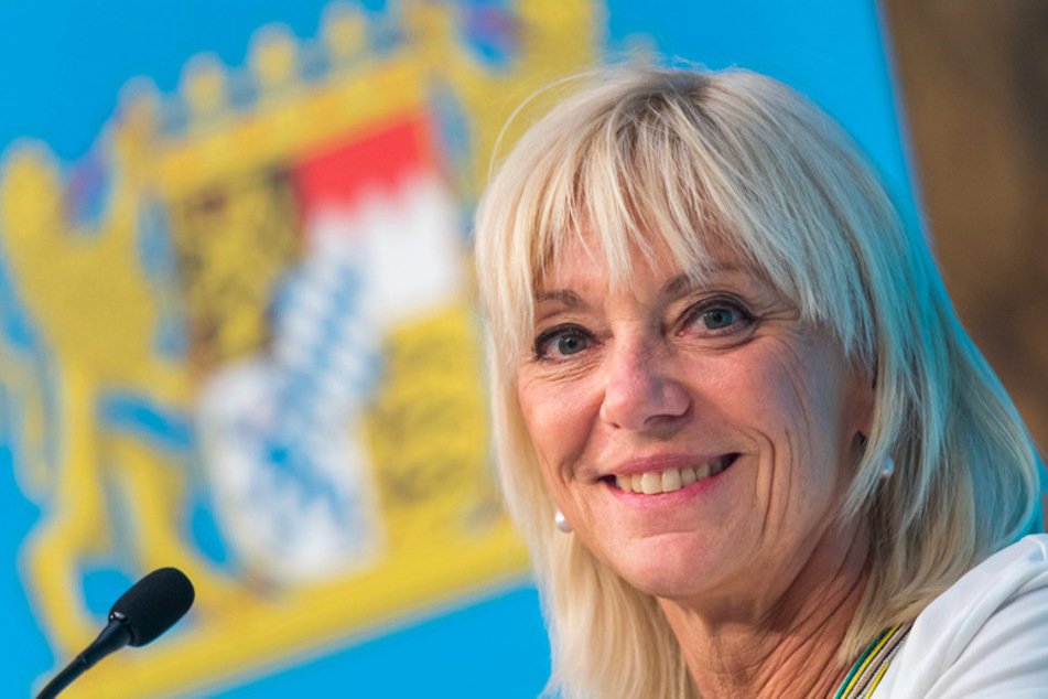 Carolina Trautner (59, CSU), Staatsministerin für Familie, Arbeit, Soziales, nimmt in Anschluss an die Kabinettssitzung an einer Pressekonferenz teil.