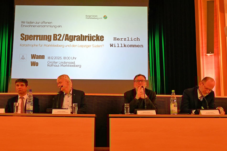 Leipzigs Landrat Henry Greichen (49, CDU), Markkleebergs OB Karsten Schütze (59, SPD), Stephan Berger von Sächsischen Staatsministerium und IHK-Geschäftsführer Dr. Gert Ziener (v.l.n.r.) versammelten sich am Donnerstagabend, um Antworten zur agra-Brücke zu geben.