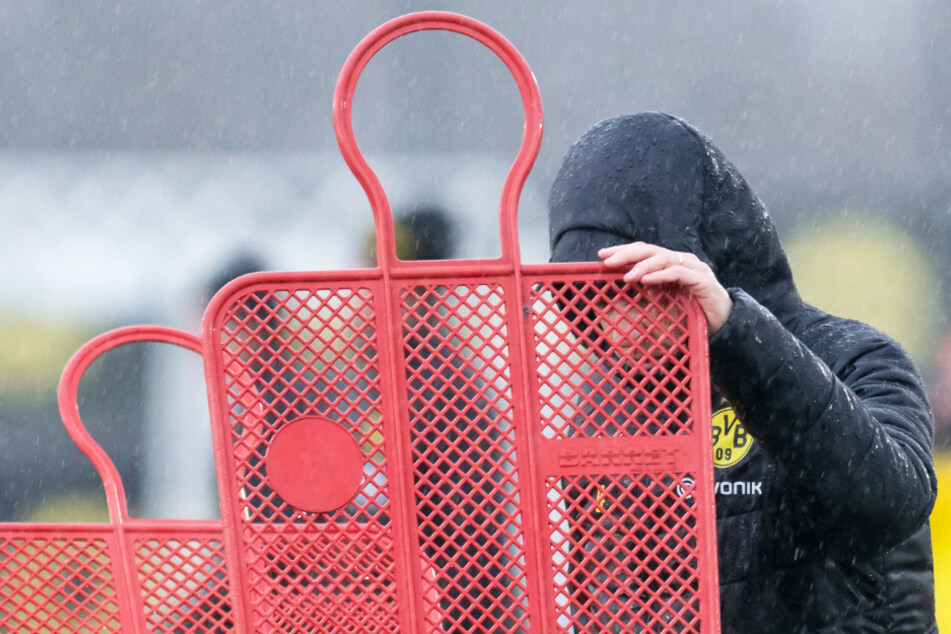 BVB-Coach Lucien Favre bittet seine Mannen ab Montag wieder zum Training - allerdings nur in Zweiergruppen.