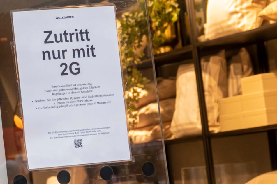 Nachdem per Gerichtsurteil die 2G-Regel in bayerischen Bekleidungsgeschäften nicht mehr gilt, fordern die FDP und die AfD im Thüringer Landtag eine Aufhebung der Regel auch in Thüringen. (Symbolfoto)