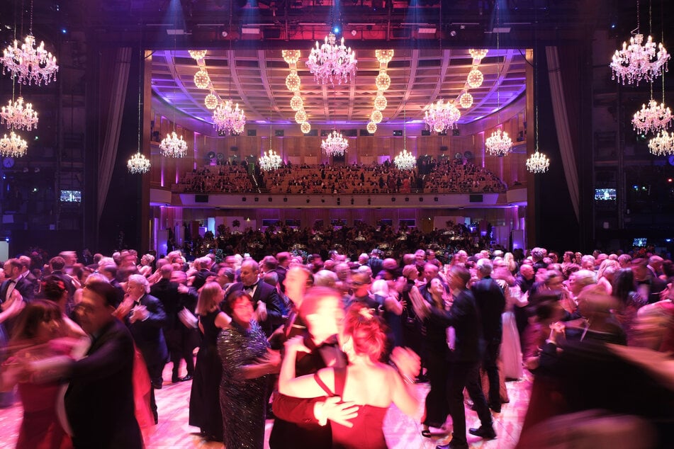 Am 24. Oktober findet der alljährliche Leipziger Opernball statt.