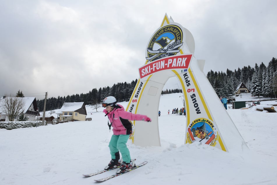 Der Skifunpark in Carlsfeld und die Skischule sind auch geöffnet.