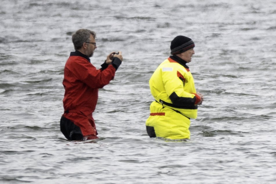 Minister Till Backhaus war heute bei Timmy im Wasser.