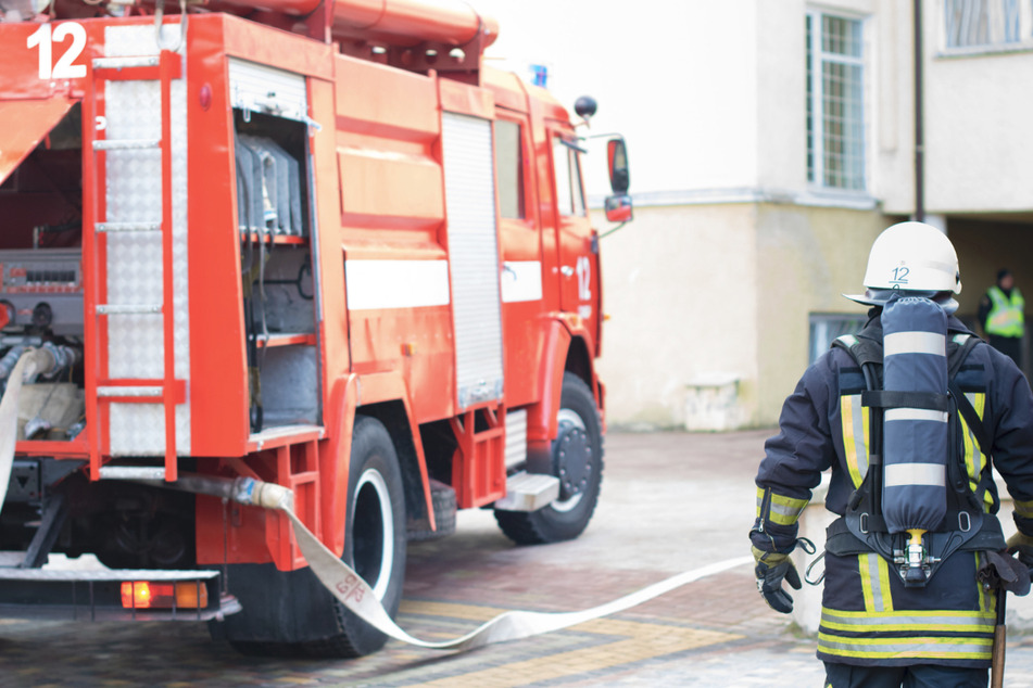 Der Schaden des Brandes wird auf rund 100.000 Euro geschätzt. (Symbolbild)