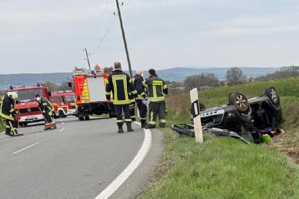 Alkohol am Steuer? Autofahrer nach Überschlag mit Ford schwer verletzt