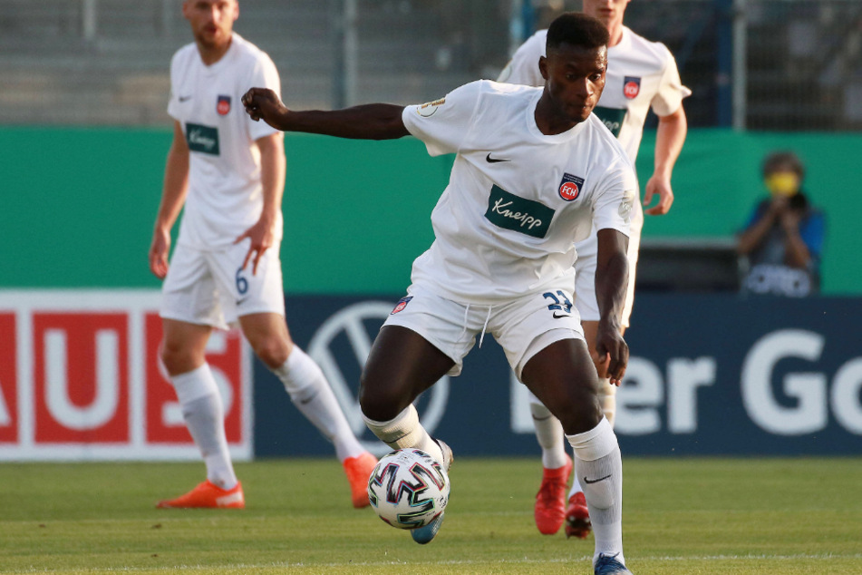 Neuzugang bei den Löwen! Merveille Biankadi (25) vom 1. FC Heidenheim wird bald im Dress des TSV 1860 München spielen.