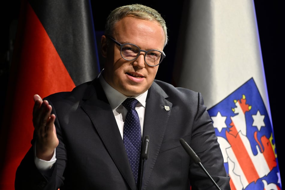 Thüringens Ministerpräsident Mario Voigt (48, CDU) hat sich in seiner Neujahrsansprache für mehr gegenseitigen Respekt ausgesprochen.