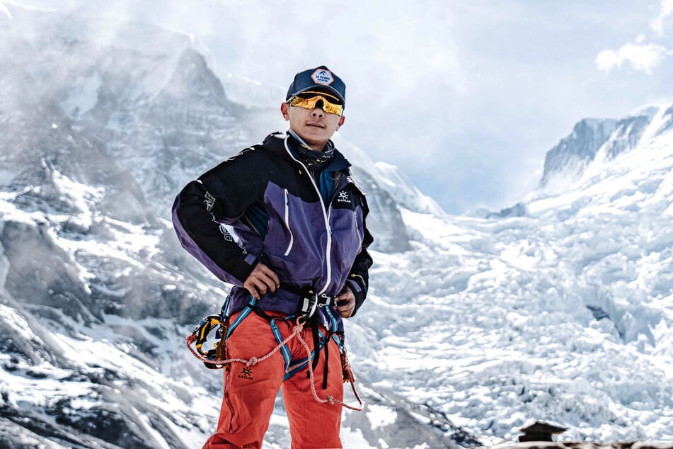 Nima Rinji Sherpa, who already holds multiple records from his ascents of dozens of peaks, started high-altitude climbing at the age of 16, by climbing Mount Manaslu in August 2022.