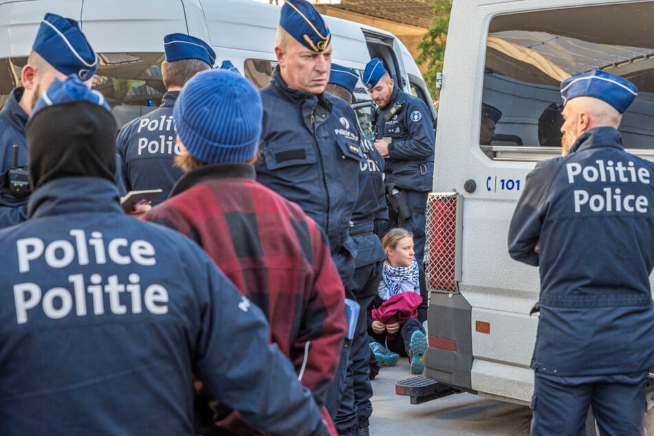 Bei der Sitzblockade wurden Greta Thunberg und dutzende andere Protestierende festgenommen.