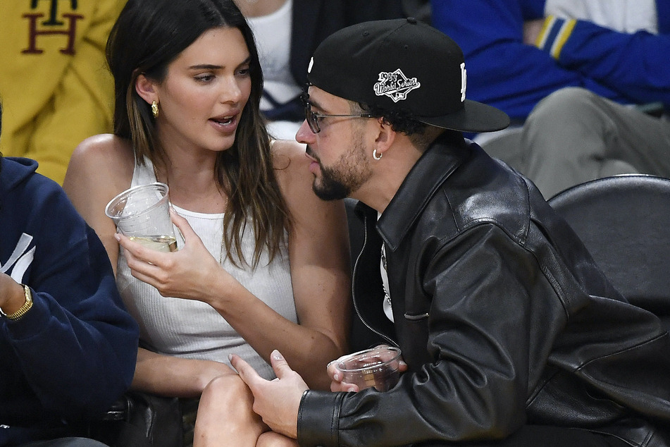 Kendall Jenner is still hanging out with her ex, Bad Bunny (r.), which has led to speculation that the two have reconciled.