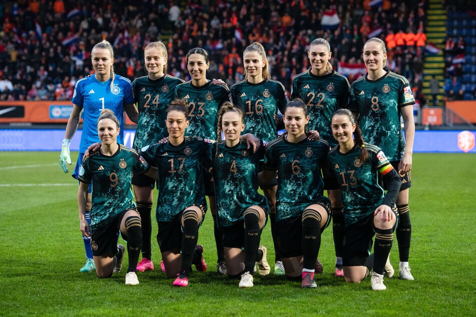 Trotz des zunehmenden Interesses am Frauenfußball stehen die DFB-Frauen zwei Monate vor WM-Beginn noch ohne TV-Sender da, der die Spiele überträgt.