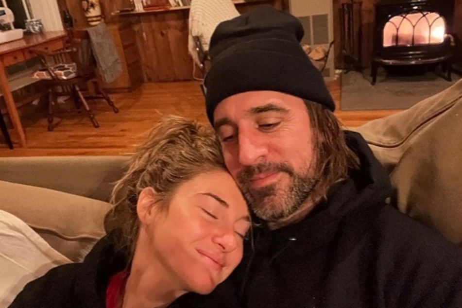 Aaron Rodgers (r.) posted a selfie with Shailene Woodley (l.), who he's rumored to have broken up with.