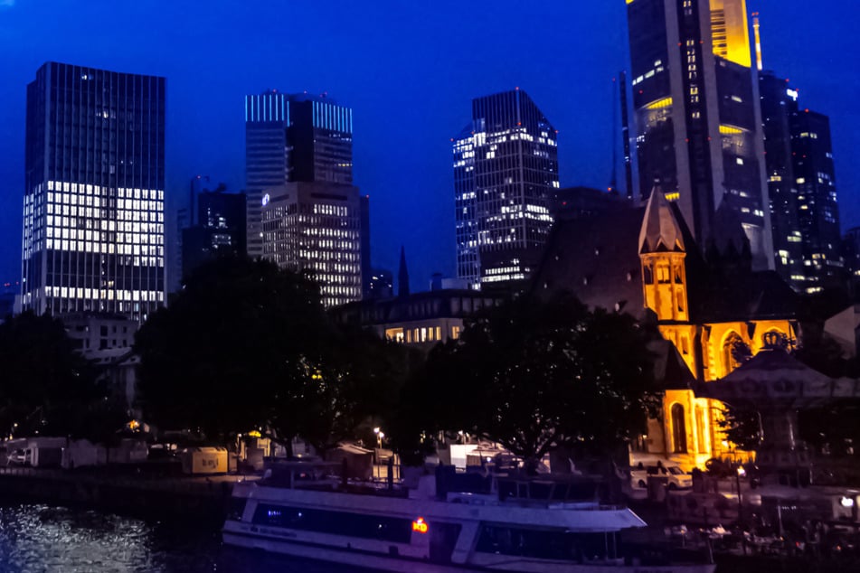 Die kommenden Nächte in Frankfurt und Hessen werden kühl, teils auch kalt, Bodenfrost ist möglich. (Archivbild)