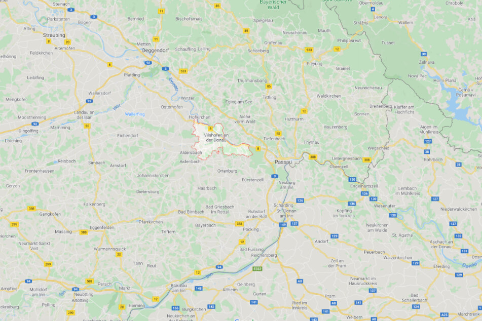 Die Tat ereignete sich in Vilshofen an der Donau in Niederbayern.