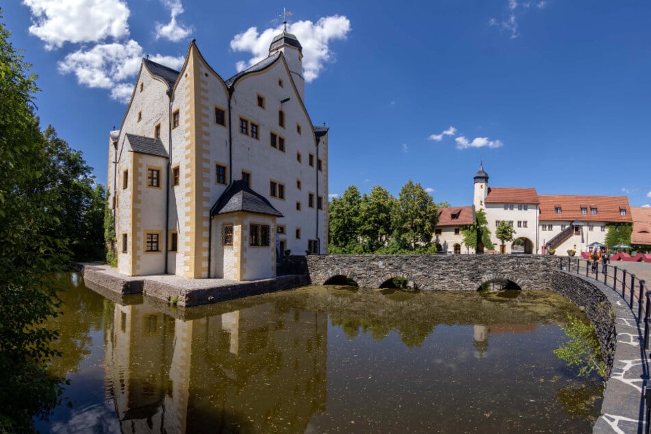 Beim Wasserschloss Klaffenbach dreht sich am Wochenende alles um die schöne Kunst mit Keramik.