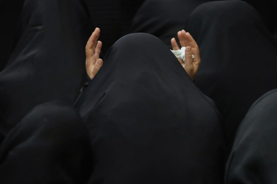 Am Ashura-Tag gedenken gläubige Schiiten dem Tod des für sie dritten Imams Husain. (Symbolbild)