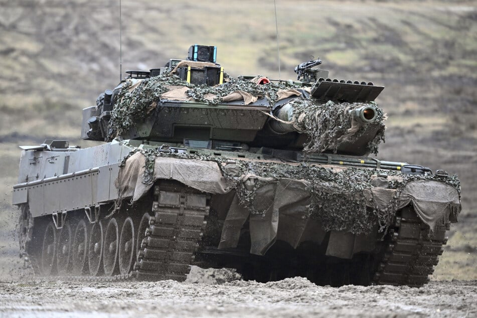 Bei der Wartung eines Panzers ist ein 26 Jahre alter Mann in der Niedersachsen-Kaserne ums Leben gekommen. (Symbolfoto)