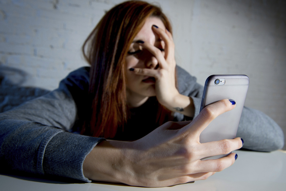 Frauen sind besonders von digitaler sexueller Gewalt betroffen. (Symbolfoto)