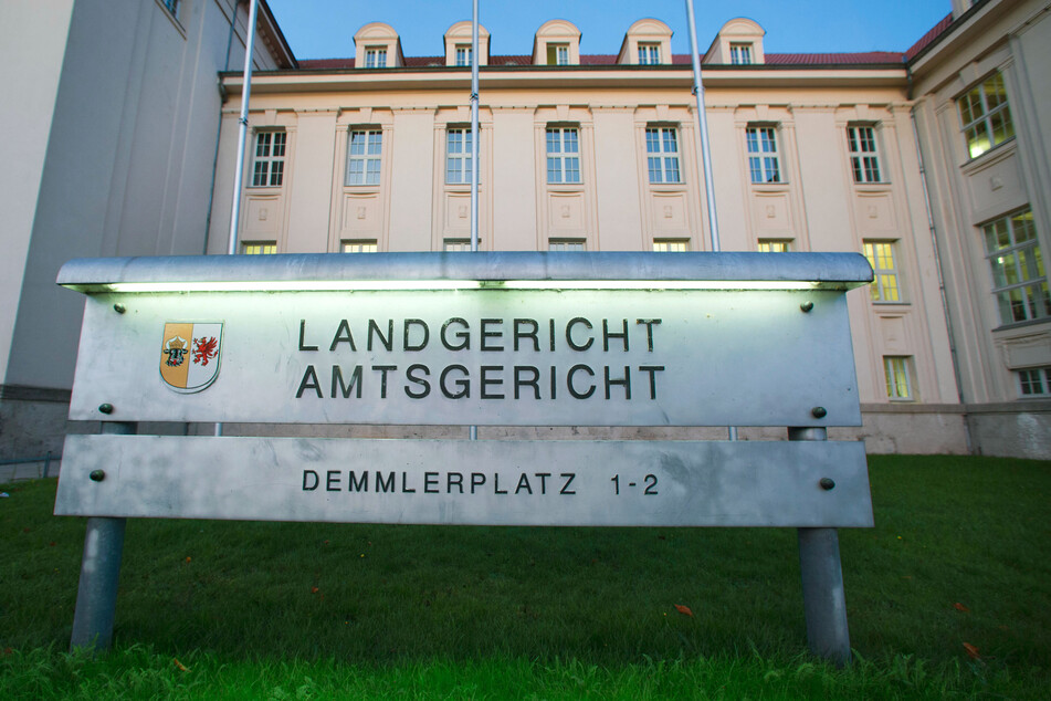 Blick auf das Gebäude des Landgerichts in Schwerin.