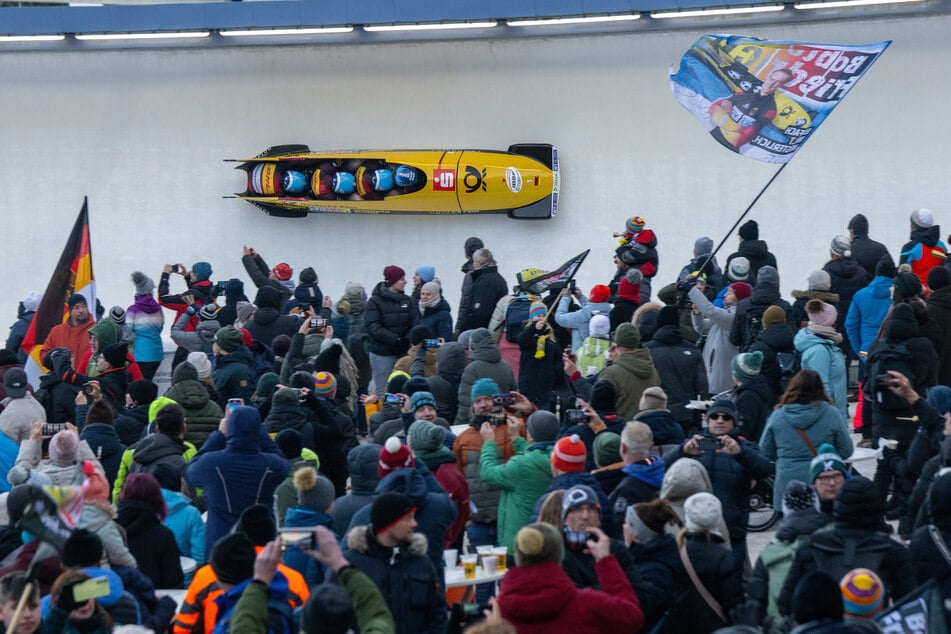 Pilot Friedrich mit seinem Team unterwegs im Viererbob. Am Ende reichte es nur für den dritten Platz.