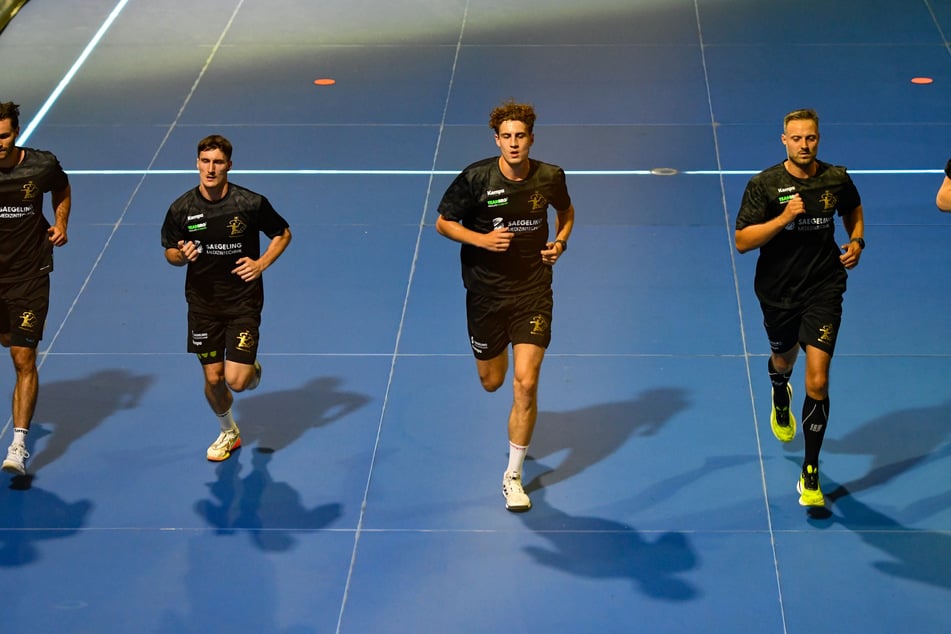 Zwei der vier Neuen beim Ausdauer-Test: Dominik Skopar (20, v.l.) und Nils Fuhrmann (23, M.) machten eine gute Figur.