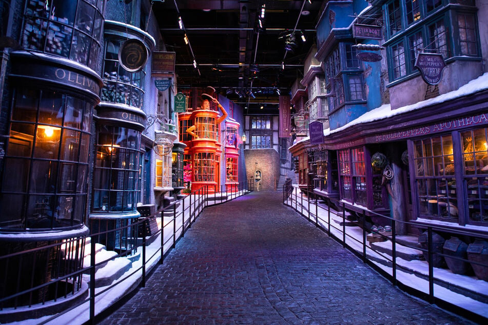 In den Warner Bros. Studios bei London können Besucher originale Kulissen und Requisiten aus den "Harry Potter"-Filmen entdecken.