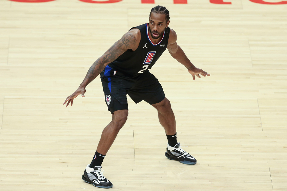 Clippers forward Kawhi Leonard will now stay in LA until his contract expires in 2025.