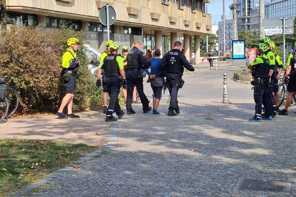 Mittlerweile soll sich die Frau in einer Fachklinik befinden.