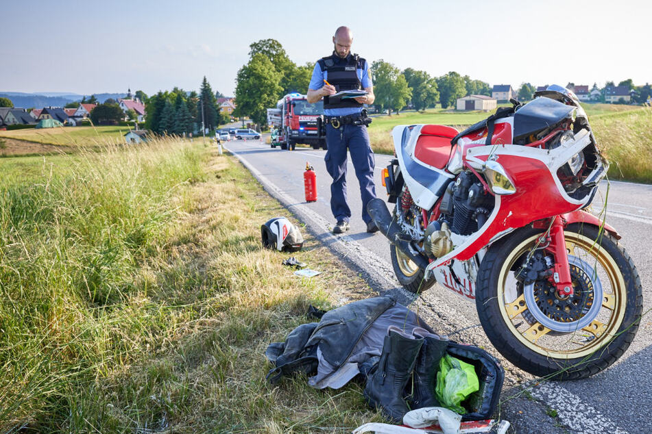 Schwerer Motorradunfall in der Sächsichen Schweiz: Drei Personen verletzt