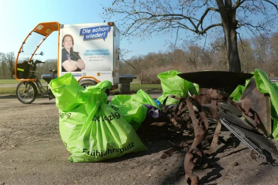 Ausgestattet mit grünen Müllsäcken machten sich die freiwilligen Helfer ans Werk.