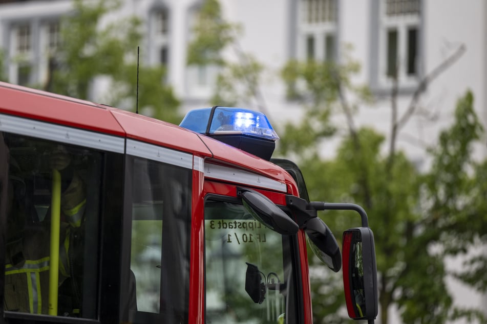 Feuerwehr und Rettungsdienst waren mit 95 Kräften und 31 Fahrzeugen im Einsatz. (Symbolbild)