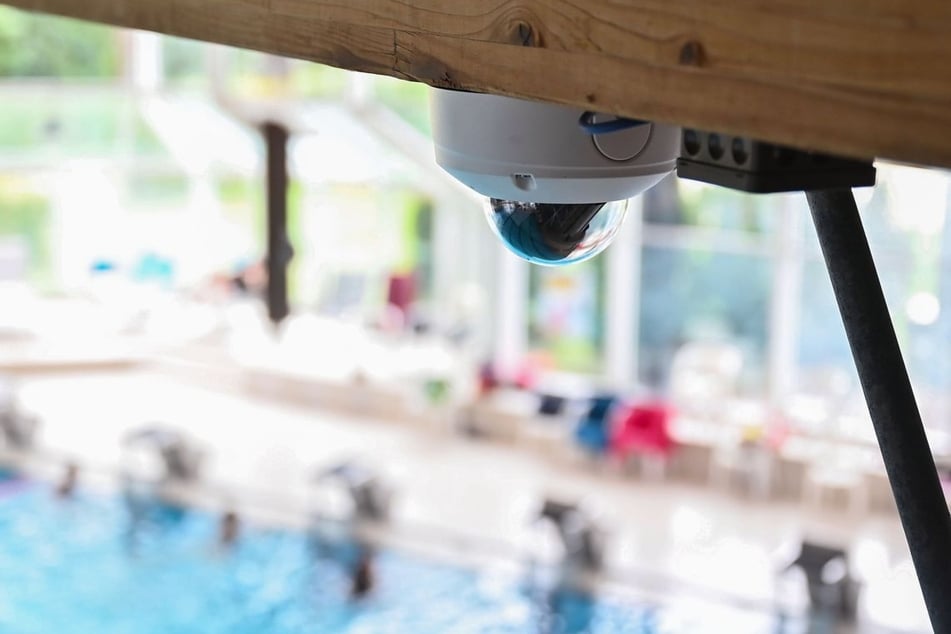 Von Schwimmbad bis zum Wertstoffhof: Künftig soll Videoüberwachung auch über die Kriminalitäts-Hotspots hinaus eingeführt werden.