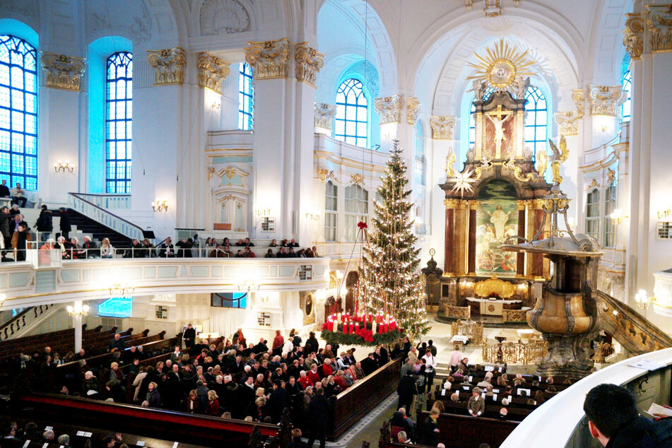 In extremen Hotspots in Württemberg dürfen bald nur noch Geimpfte und Genesene Präsenzgottesdienste in evangelischen Kirchen besuchen. (Symbolbild)