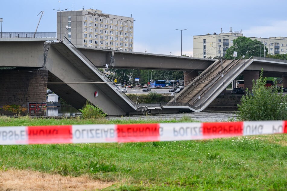 Die Abrissarbeiten von Brückenzug C sollen bis zum Jahresende abgeschlossen sein.