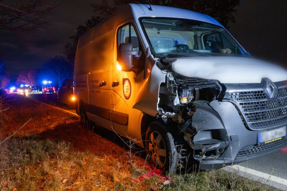 Der Transporter des 31-Jährigen wurde bei dem Crash ziemlich beschädigt.