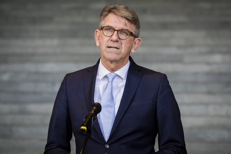 Wolfram Weimer (61, parteilos), Staatsminister für Kultur und Medien, ist guter Hoffnung, dass sich die Situation wieder beruhigt.