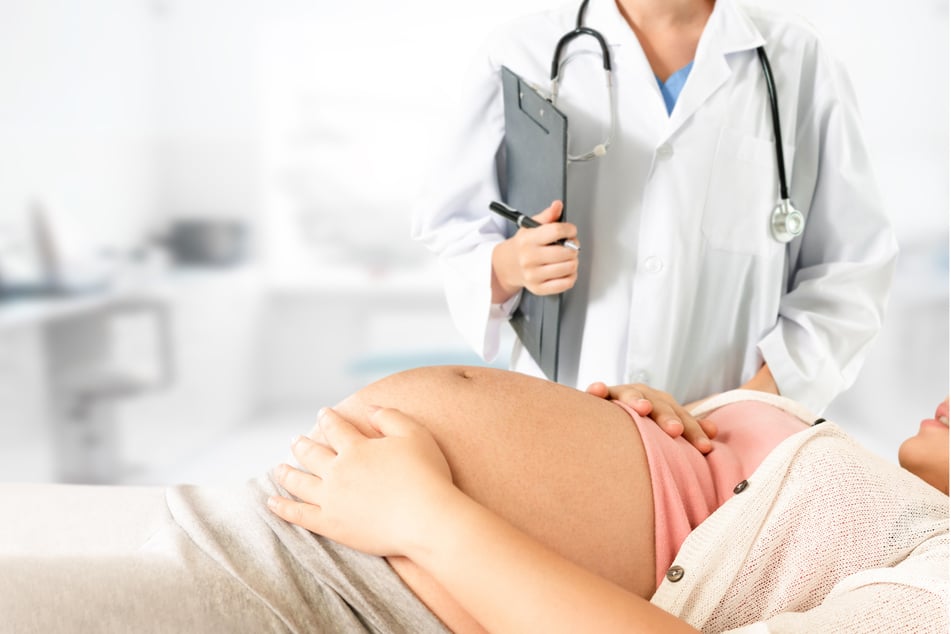 Ärzte bleiben untätig: Schwangere stirbt bei Behandlung im Krankenhaus
