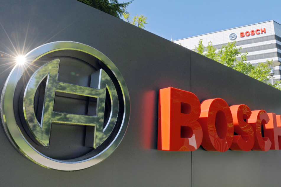 Das Logo des Konzerns in Gerlingen. Insgesamt zahlt der Konzern seinen Mitarbeitern rund 113 Millionen Euro.