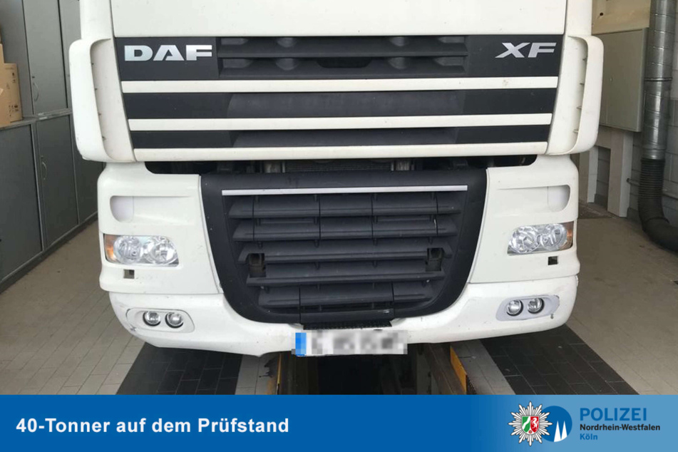 Beamte der Autobahnpolizei waren auf den bulgarischen Lkw aufmerksam geworden und zogen den Koloss kurzerhand aus dem Verkehr.