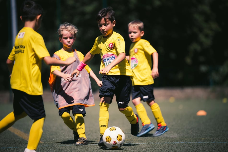 Unter anderem bekommen die Kids eine komplette Spielerbekleidung des neuen Ausrüsters JAKO zur Verfügung gestellt.