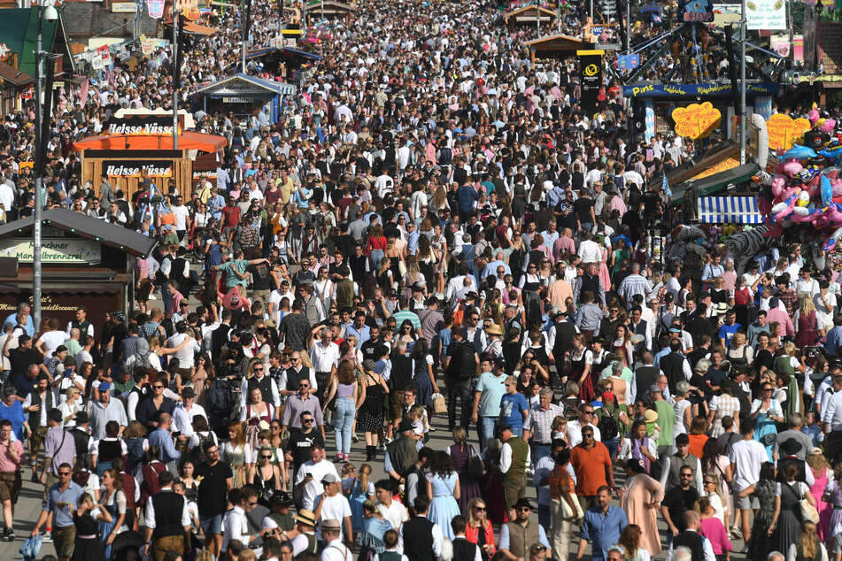 Die Wiesn wird warm. Mit über 20 Grad und Sonne startet das Oktoberfest am Samstag.