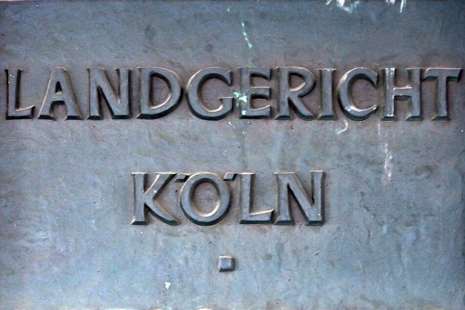 Das Kölner Landgericht hat einen 45-jährigen Mann zu lebenslanger Haft verurteilt. (Symbolbild)