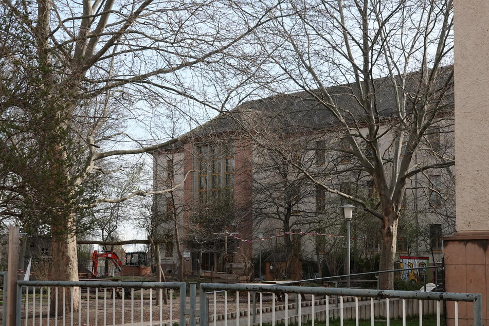 Bei Bauarbeiten an der Waldorfschule in der Leipziger Berthastraße ist eine Weltkriegs-Bombe gefunden worden.