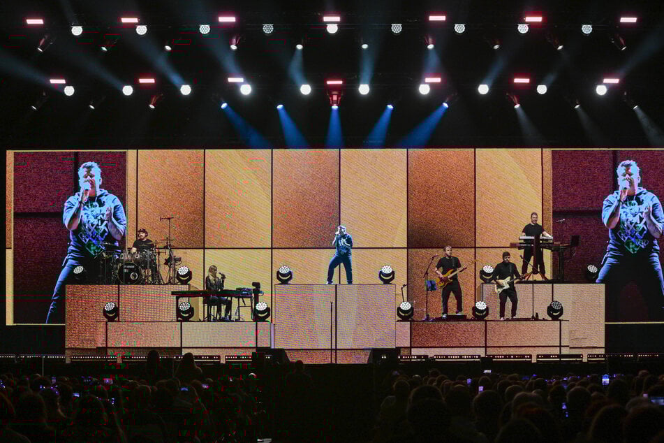 Knapp 4000 Menschen waren angereist, um die Sängerin live zu sehen.