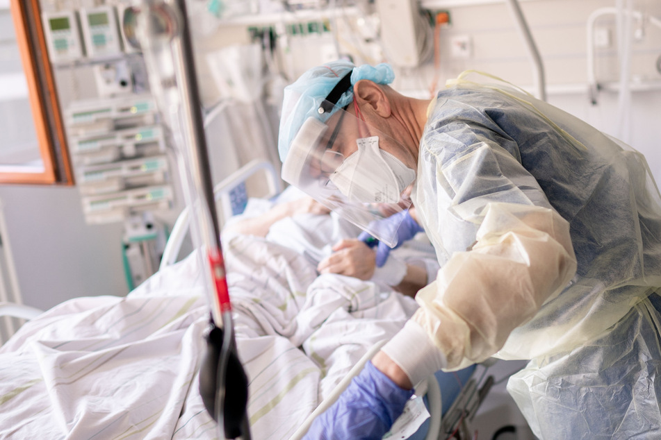 Patient Joe wurde eine Woche vorher wegen seiner Corona-Infektion ins Krankenhaus eingeliefert. (Symbolbild)