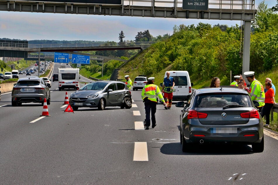 Die Polizei sicherte die Autobahn ab.