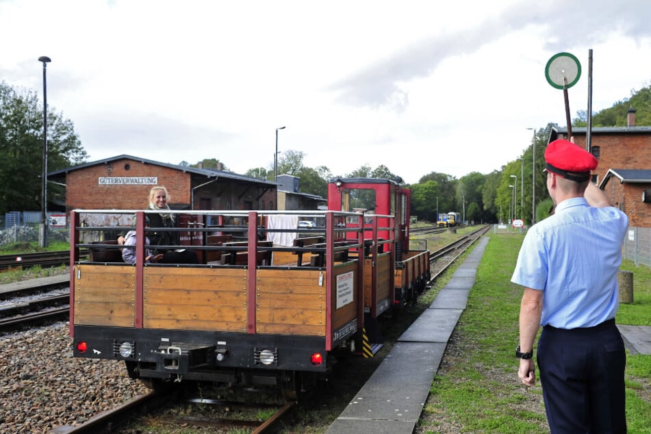 Mit der Museumsbahn geht es auf Fahrt durch ein Stück Chemnitztal und das sagenumwobene Schweizerthal.