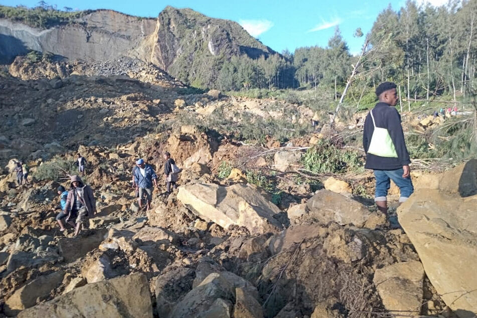 "Katastrophale Zerstörung": Dutzende Tote nach Erdrutsch befürchtet