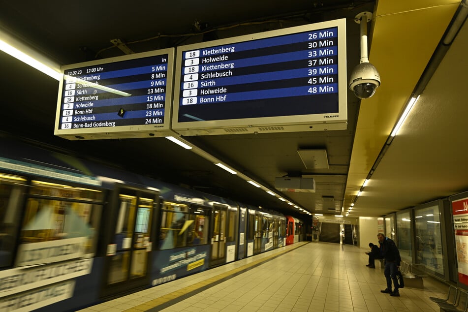 Auf der Linie 18 müssen sich KVB-Kunden am Dienstagabend auf Einschränkungen einstellen. (Archivbild)